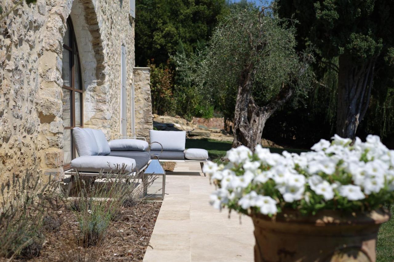 L'Elegante Bastide En Pierre Avec Vue Sur Le Vieux Village De Mougins Exterior foto