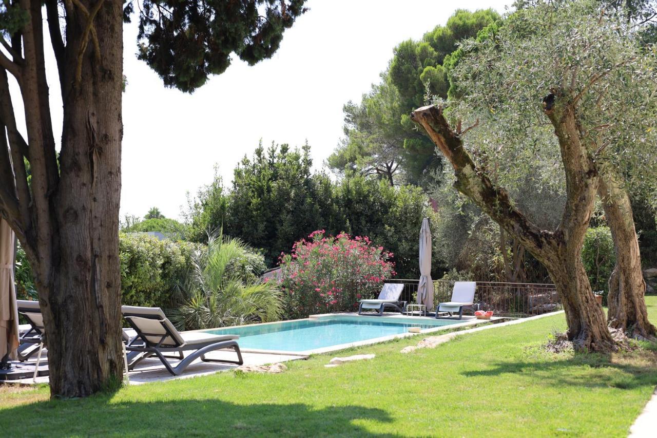 L'Elegante Bastide En Pierre Avec Vue Sur Le Vieux Village De Mougins Exterior foto