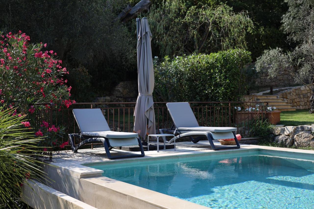 L'Elegante Bastide En Pierre Avec Vue Sur Le Vieux Village De Mougins Exterior foto
