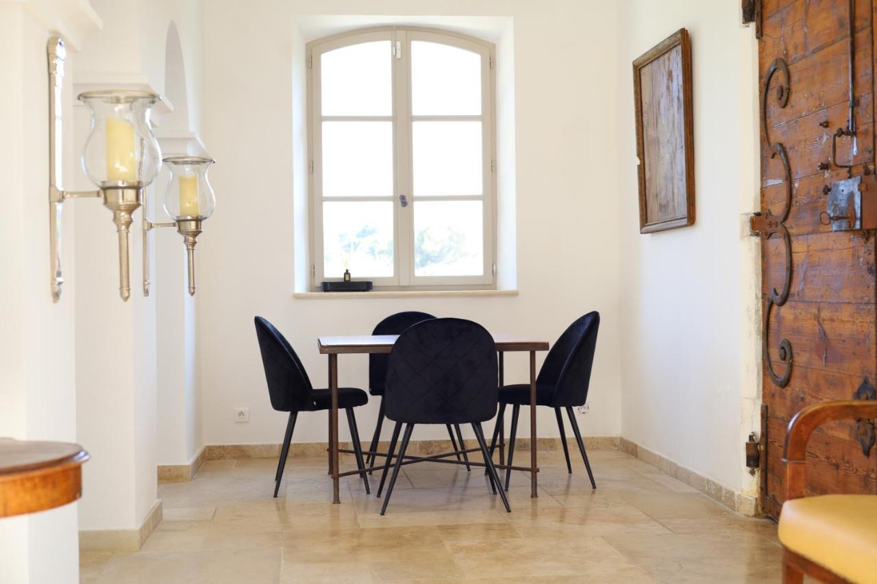 L'Elegante Bastide En Pierre Avec Vue Sur Le Vieux Village De Mougins Exterior foto