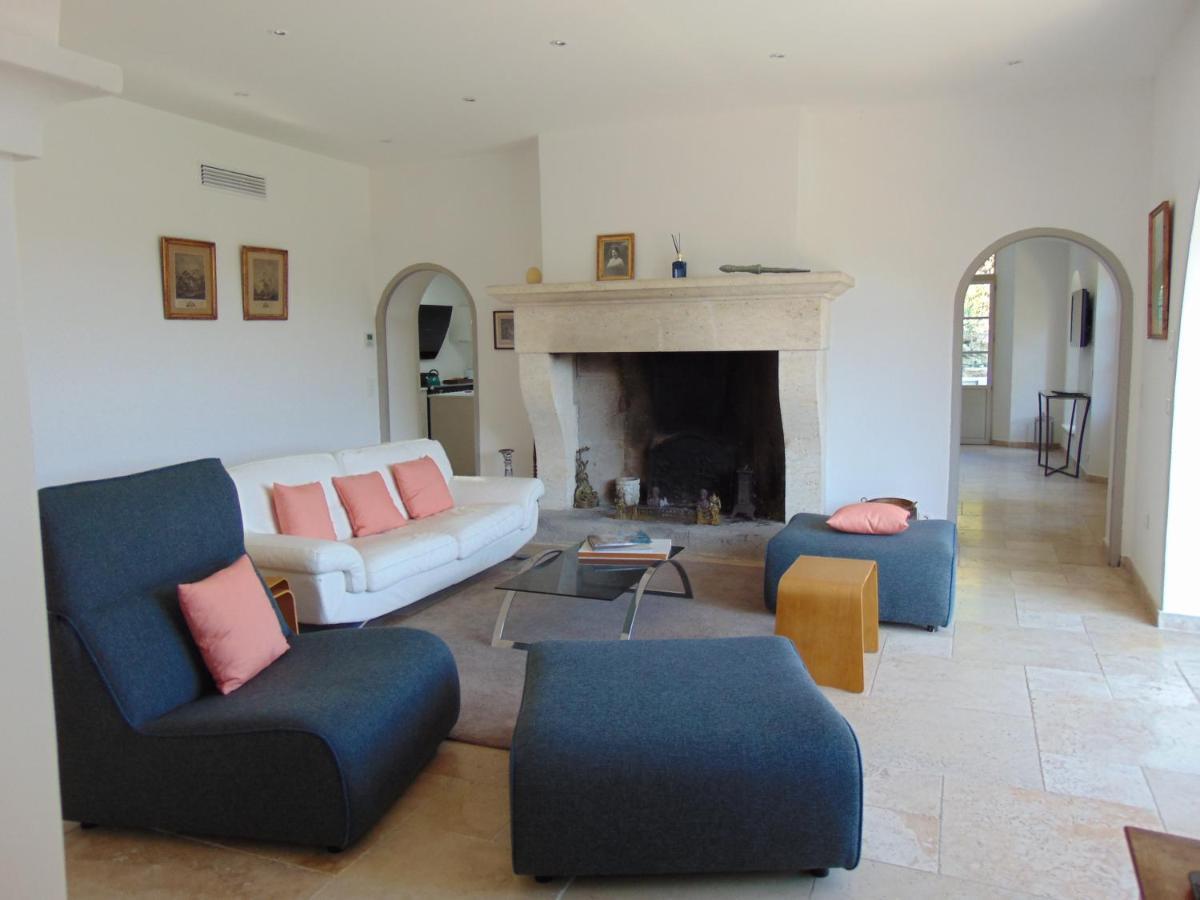 L'Elegante Bastide En Pierre Avec Vue Sur Le Vieux Village De Mougins Exterior foto